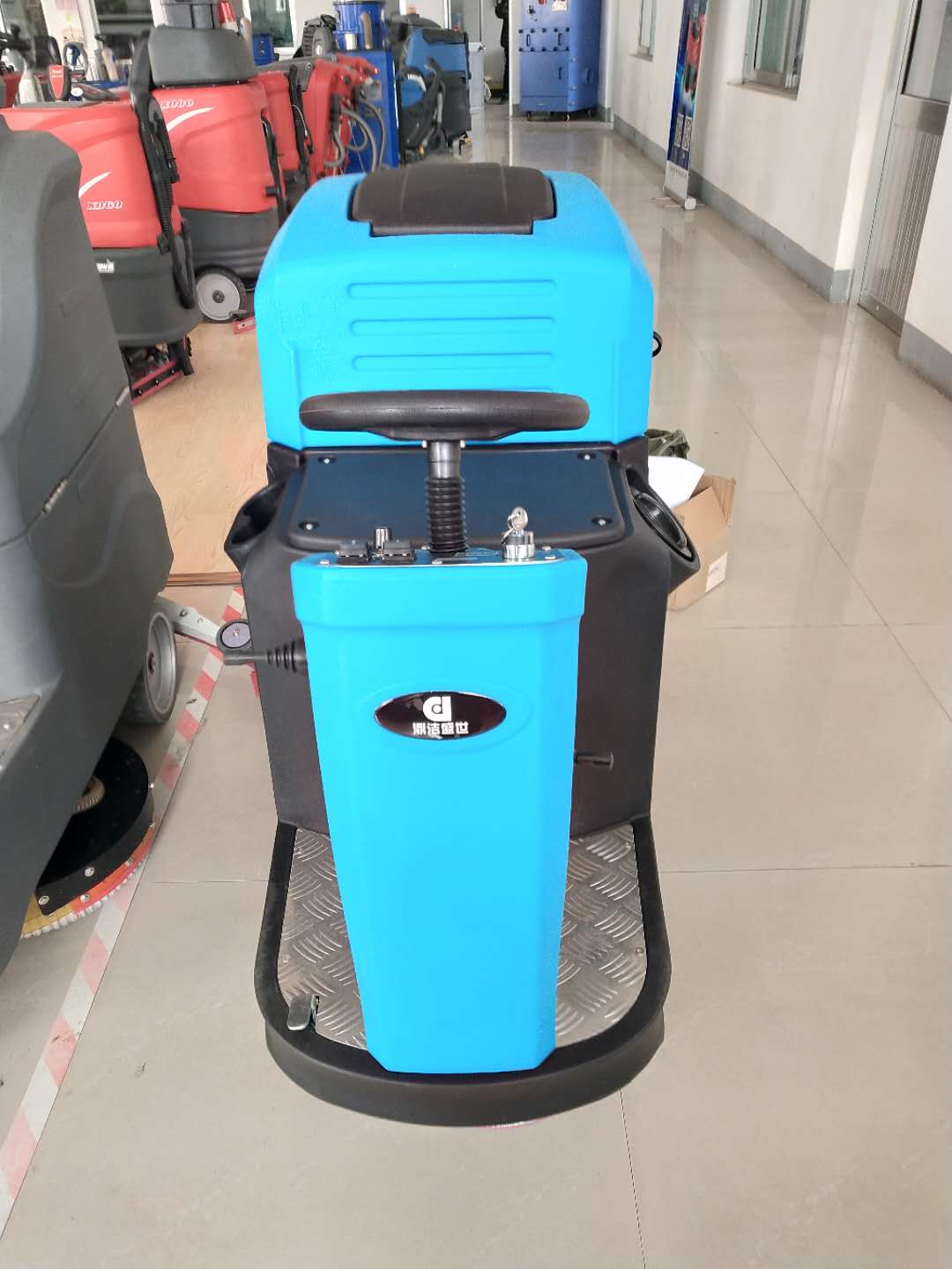  水泥地面的油污用什么能清理掉？是它？ 是它？ 還是它？42